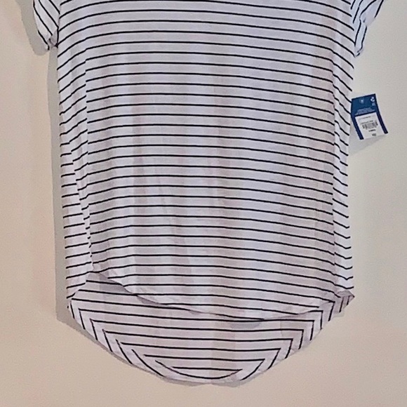 Arizona Jean Co. Oversized V-neck T-shirt NWT - Picture 7 of 7